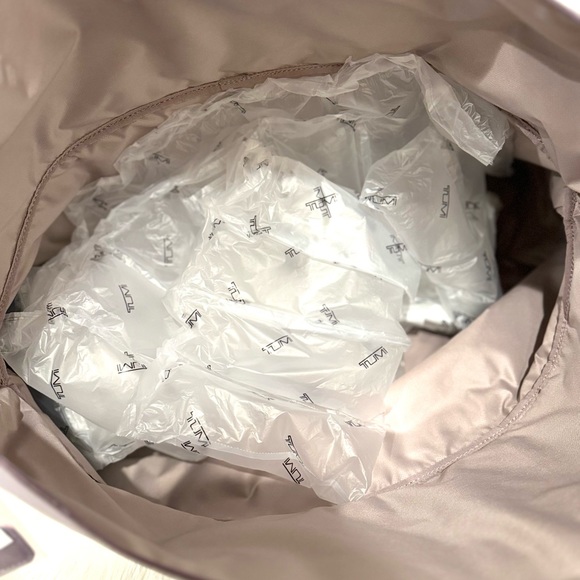 BNWT Tumi Voyageur Kauai Yoga Rucksack Convertible Duffle bag - Picture 10 of 13